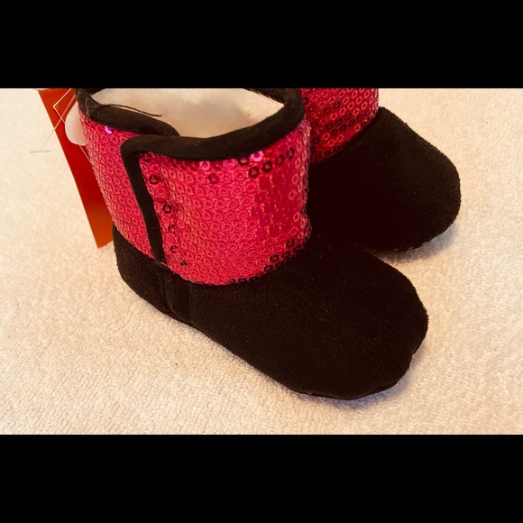 Brand New Booties By TICKLE TOES - Toddler Size 4 - Box 52 - Picture 3 of 4